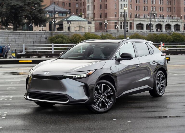 Read more about the article Toyota nunca ha creído en el coche eléctrico como alternativa de futuro. Hasta que la realidad le ha golpeado