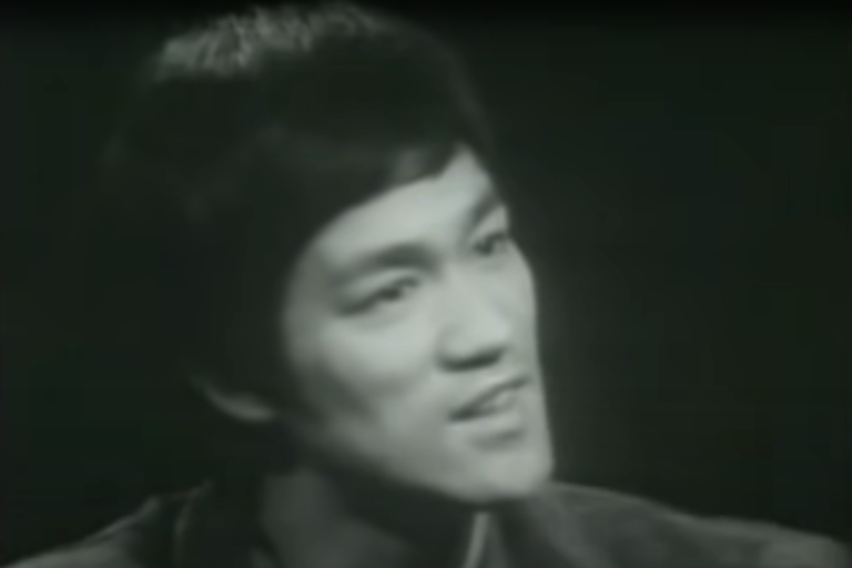 Read more about the article El agua mató literalmente a Bruce Lee (y hay una explicación científica para el fenómeno)