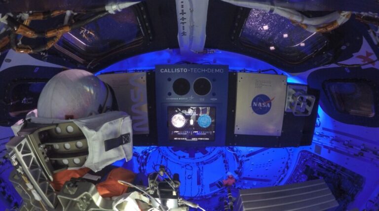 Read more about the article El complejísimo sistema inteligente a bordo de Artemis, la misión más ambiciosa de la NASA, es un iPad