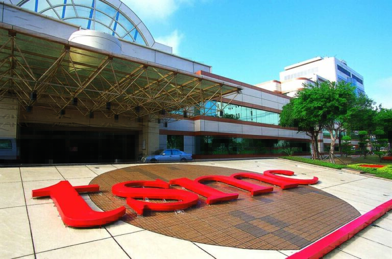 Read more about the article TSMC tiene claro por dónde pasa el futuro de sus fábricas en plena escalada con China: por Estados Unidos