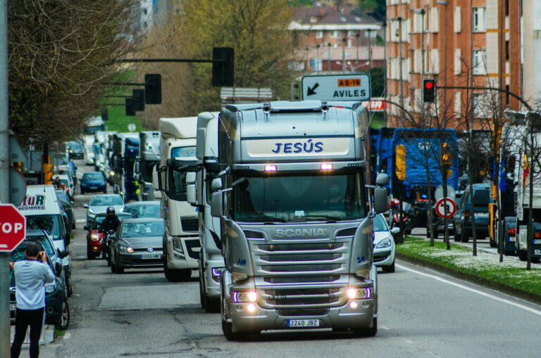 Read more about the article Una huelga del transporte va a paralizar España por el diésel: las consecuencias de la última aún duran hoy