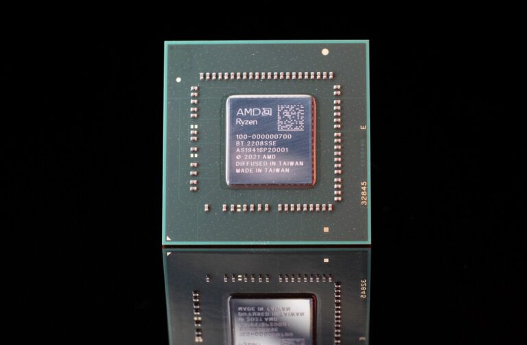 Read more about the article AMD presenta una avalancha de nuevas CPUs y GPUs para portátiles: la guerra con Intel y NVIDIA se recrudece