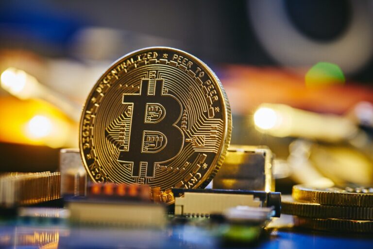 Read more about the article Bitcoin remonta y vuelve a superar los 20.000 dólares: nadie sabe muy bien qué está pasando