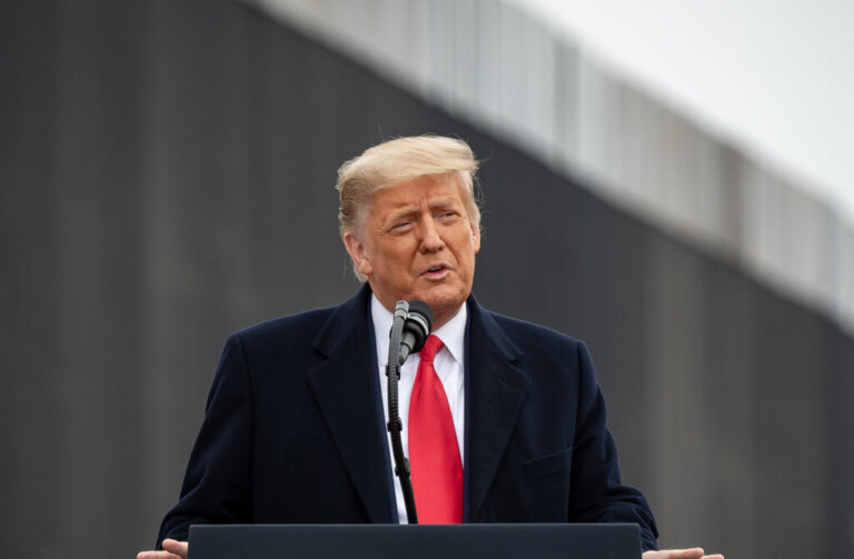 Read more about the article Bloquear a Trump ya no interesa: Facebook levanta el veto excusándose en la libertad de expresión