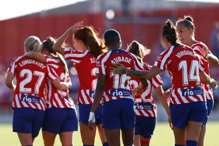 Read more about the article DAZN Victoria solo es la consecuencia: el fútbol femenino lleva años disparándose en España