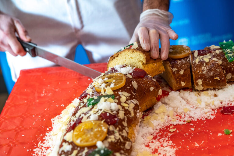 Read more about the article El sueño húmedo de los pasteleros (y la pesadilla del cliente) se ha cumplido: un roscón relleno de nata… sin nata