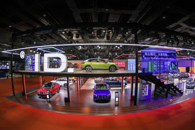 Read more about the article Europa demanda más coches eléctricos que nunca. Buenas noticias para su gran rival: China