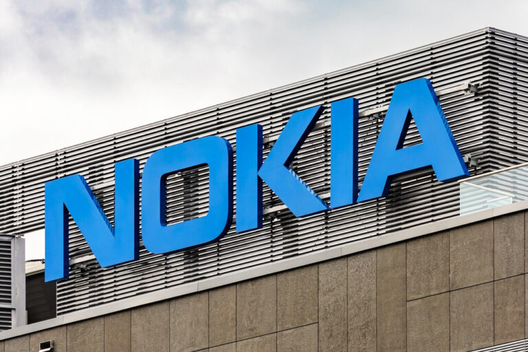 Read more about the article La vieja Nokia ha vuelto a ser un gigante de la telefonía pese a no vender móviles: todos quieren su 5G