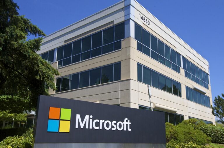 Read more about the article Microsoft se prepara para despidos masivos históricos: unos 11.000 trabajadores menos, según Reuters