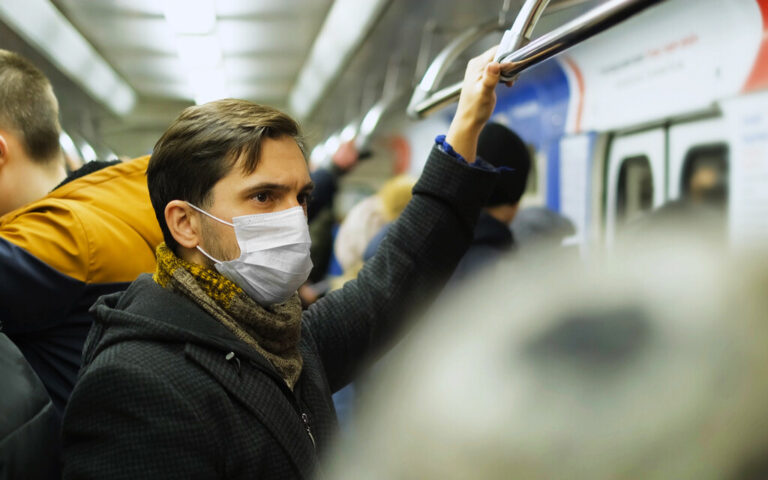 Read more about the article No ha cambiado nada: la mascarilla sigue siendo obligatoria en el transporte público y su fin no tiene fecha