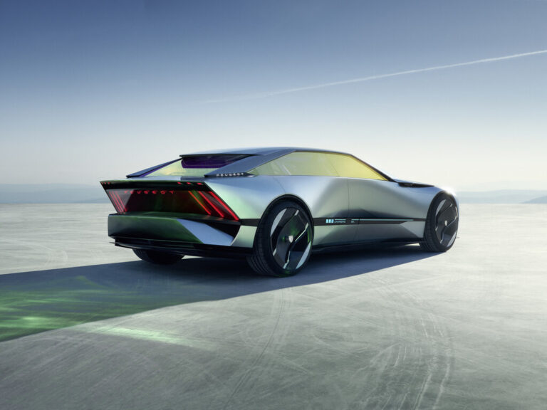 Read more about the article Peugeot proyecta su futuro con el Inception Concept, un coche eléctrico de diseño tecnológicamente agresivo