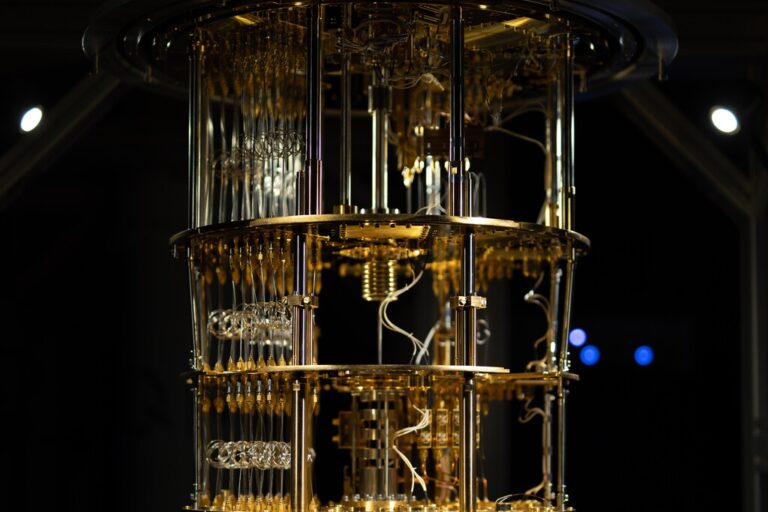 Read more about the article Seguimos sabiendo poco sobre nuestro cerebro, pero hemos creado algo aproximado: los ordenadores cuánticos