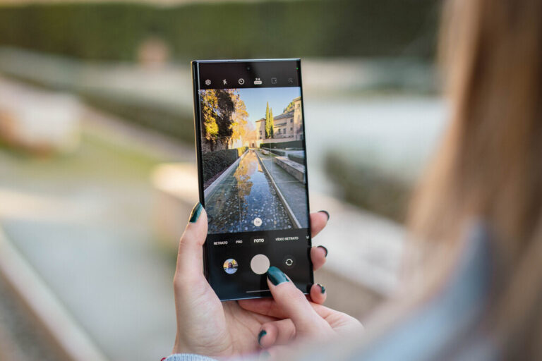 Read more about the article Estamos obsesionados con las cámaras gigantes en móviles. Es como matar moscas a cañonazos