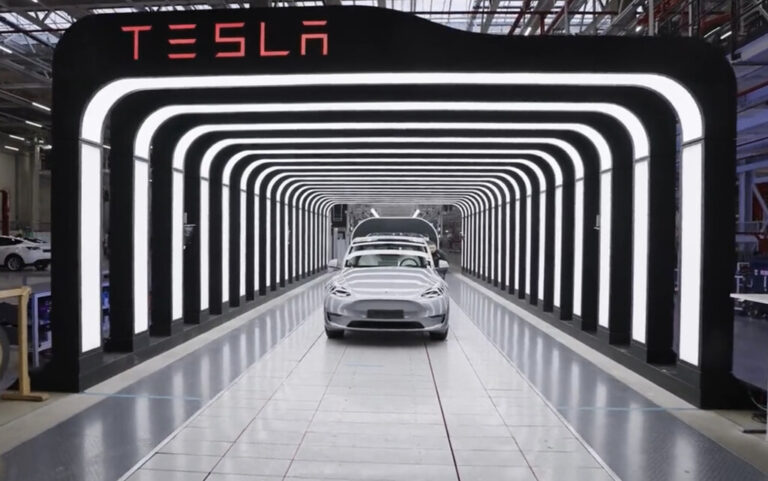 Read more about the article La gigantesca planta que Tesla ha montado en Berlín, a vista de dron en un espectacular vídeo