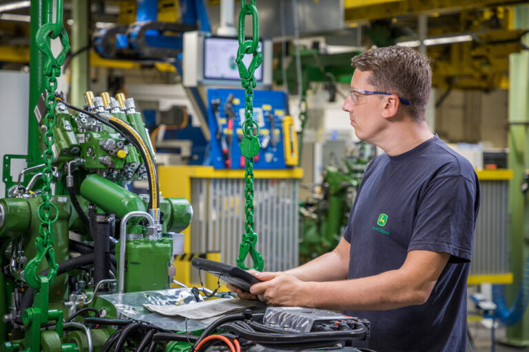 Read more about the article La gran oleada de despidos en las grandes tecnológicas han tenido un beneficiario inesperado: John Deere