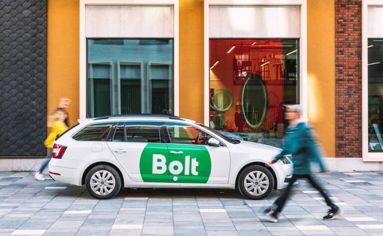 Read more about the article La guerra entre los ayuntamientos españoles y los VTC ha llegado a su batalla final: el Tribunal Supremo