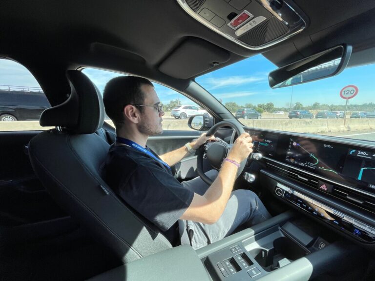 Read more about the article Mi trabajo consiste en analizar coches. Esto le pido a un coche eléctrico para decantarme por él