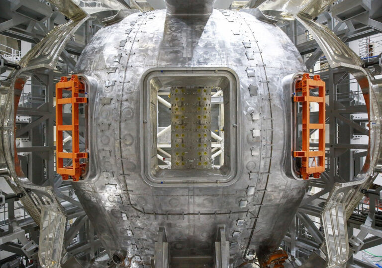 Read more about the article Solo se producen 20 kg de tritio al año en el mundo: así aspira la fusión nuclear a conseguir todo el que necesita