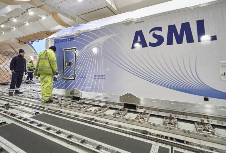 Read more about the article China no hinca la rodilla ante EEUU: sabe que sin su mercado la industria de los chips occidental sufrirá