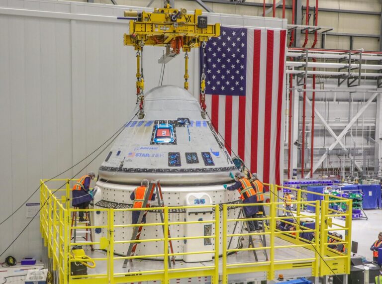 Read more about the article La maldición de Starliner: la cápsula de Boeing para enfrentarse con SpaceX retrasa de nuevo su primer vuelo tripulado