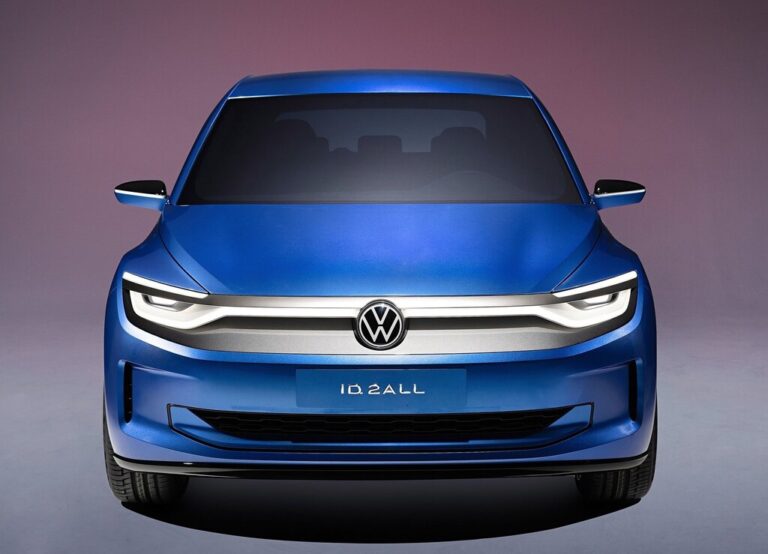 Read more about the article “No somos una ONG”: el coche eléctrico por menos de 25.000 euros es ahora mismo una quimera y Volkswagen lo sabe