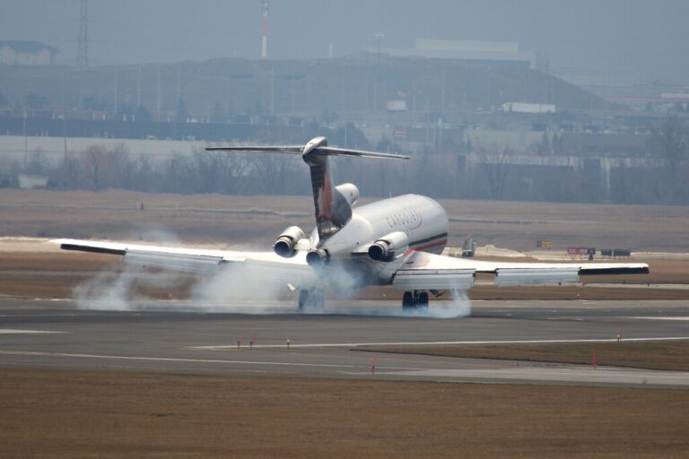 Read more about the article En 2012 unos científicos estrellaron a propósito un Boeing en el desierto a más de 200 km/h. Tenían un buen motivo
