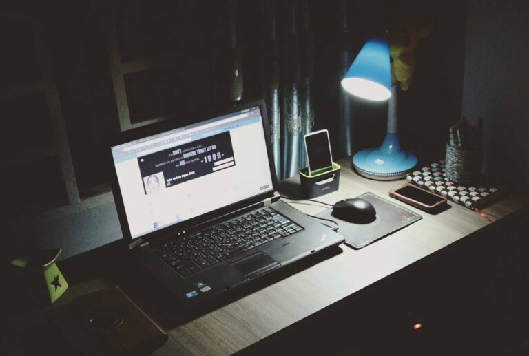 Read more about the article Intel y AMD creen que el mercado del PC ha tocado fondo: la recuperación se acerca, aunque plantea dudas muy serias