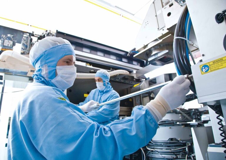 Read more about the article Las primeras víctimas de las sanciones de EEUU a China: los chips de 14 y 7 nm de SMIC