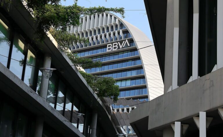 Read more about the article BBVA informa de “problemas de acceso” en su web y aplicación: qué se sabe de la incidencia [Actualizado]