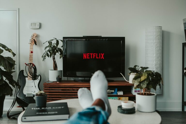 Read more about the article Netflix necesita ganar más dinero y necesita hacerlo ya: su último movimiento en Canadá es la mejor prueba