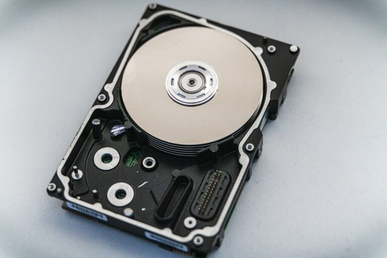 Read more about the article Seagate está a punto de adelantar por la derecha a Toshiba: promete que sus discos HAMR de 32 TB llegarán este año