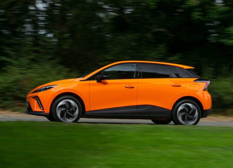 Read more about the article Ya hay marcas rebajando sus coches eléctricos a los 19.000€. Pero con condiciones