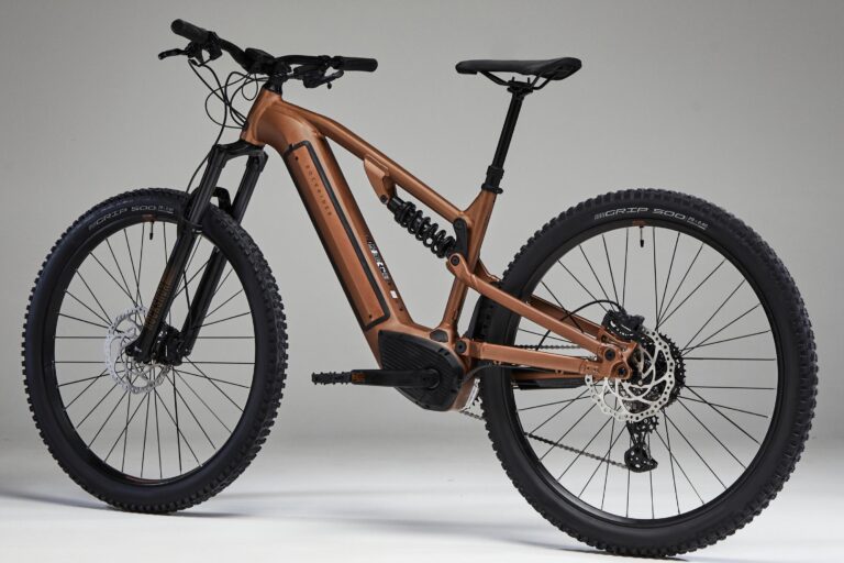 Read more about the article Decathlon también apunta a la gama alta con su última bicicleta eléctrica: 3.500 euros y 126 kilómetros de autonomía