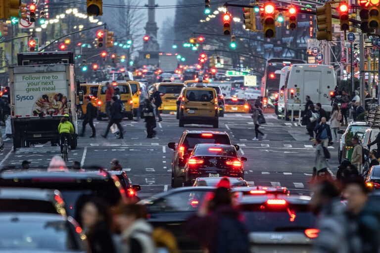 Read more about the article La semana de cuatro días aún no ha llegado, pero el trabajo híbrido ya ha cambiado algo: viernes sin oficina