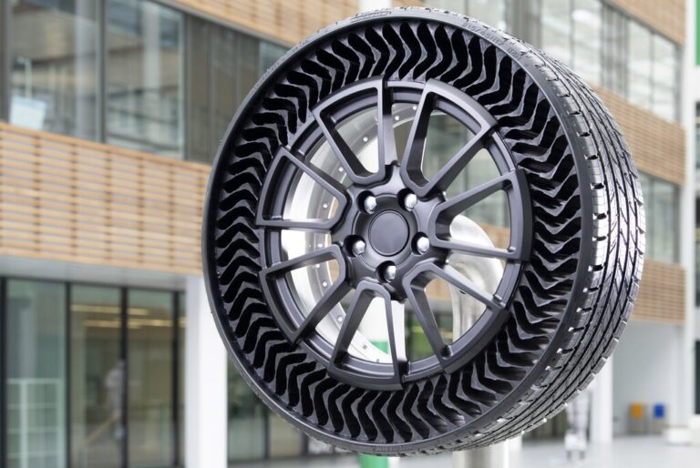 Read more about the article Llevamos años soñando con los neumáticos sin aire. Michelín ya los ha puesto a rodar en Francia