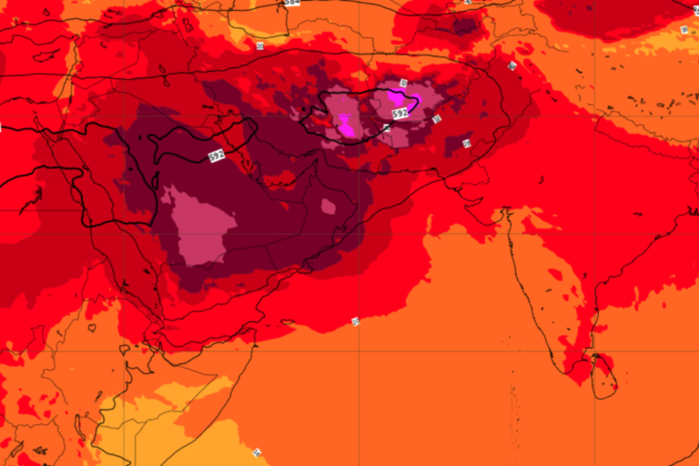 Read more about the article Más de 50 grados a 1.000 metros: Irán está sufriendo “la peor ola de calor en altitud de la historia”