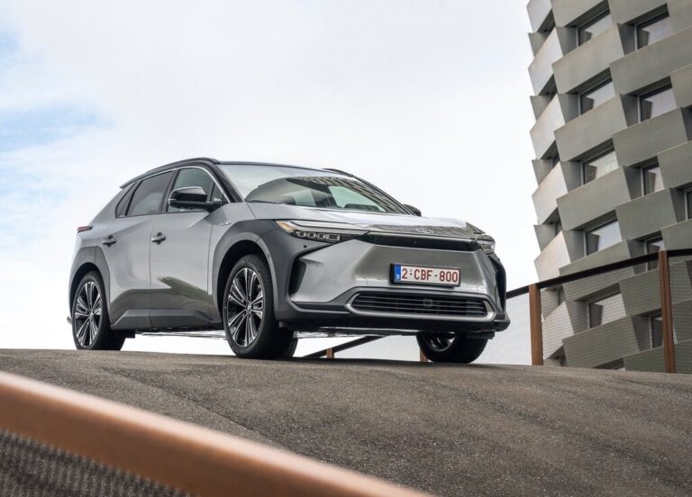 Read more about the article “Son demasiado grandes, caras y pesadas”. Toyota cree tener un avance decisivo para las baterías de sus coches eléctricos