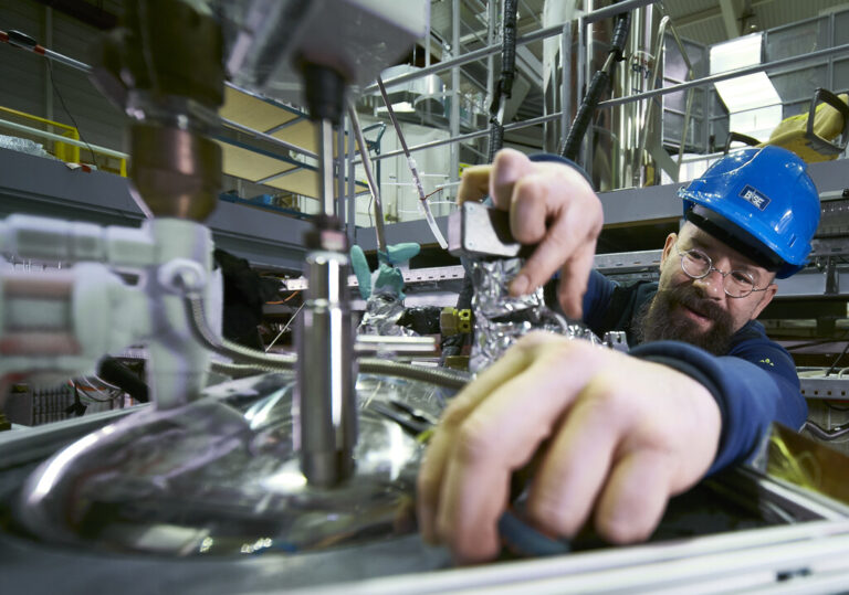 Read more about the article Los neutrinos estériles son uno de los últimos cabos sueltos para entender el universo. Y ahora estamos más cerca de ellos
