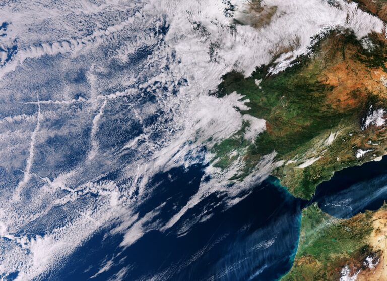 Read more about the article Queríamos reducir la contaminación de los barcos. Y lo hemos conseguido, pero con un efecto no deseado sobre los océanos