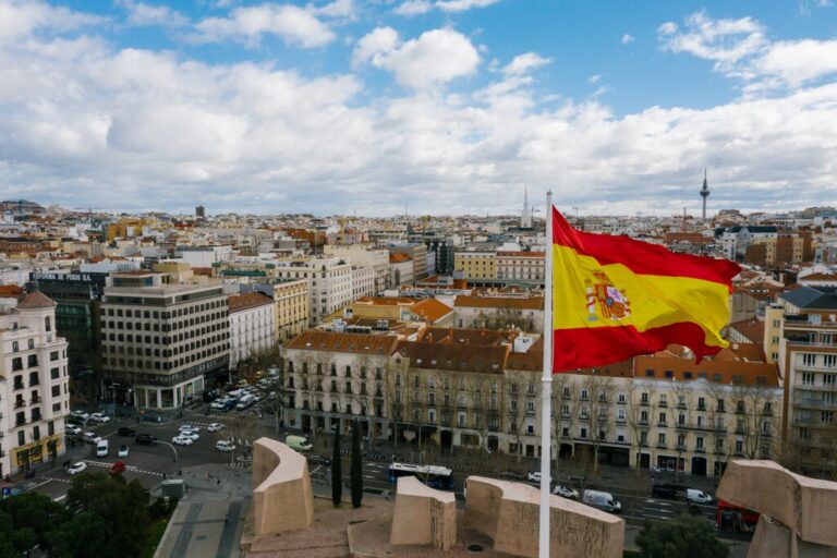 Read more about the article Vivir en España con el salario de Finlandia: la UE aprueba un espacio común para el teletrabajo