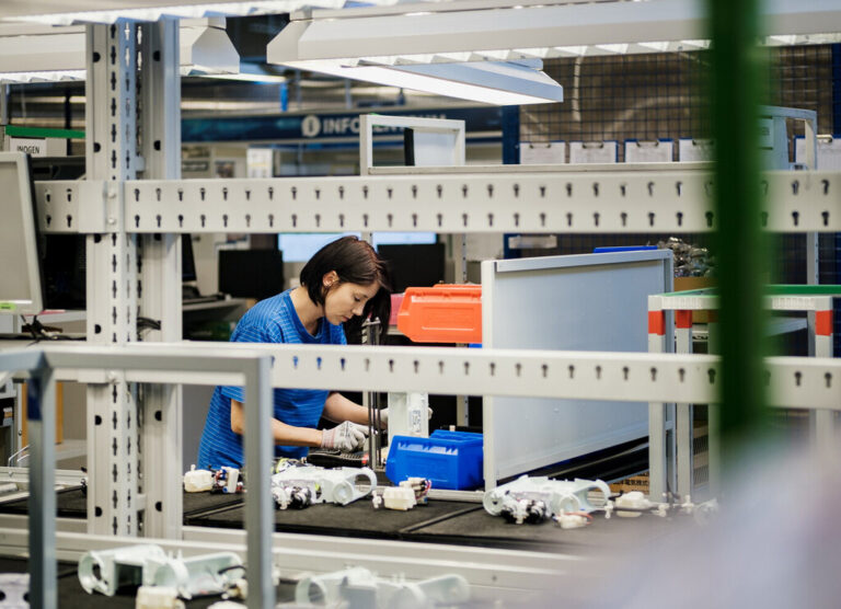 Read more about the article El esfuerzo que está haciendo la mayor fábrica de iPhone 15 del planeta nos recuerda que Apple aún depende de China