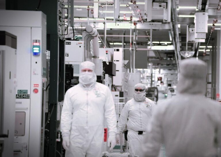 Read more about the article Intel quiso comprar Tower Semiconductor y no pudo. Así que ahora Tower Semiconductor está invirtiendo en Intel