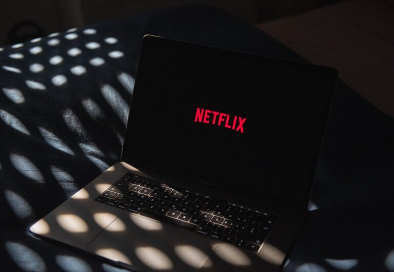 Read more about the article Tras años atiborrando su catálogo, Netflix ha decidido dar un giro: más calidad, menos cantidad