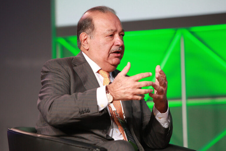 Read more about the article 36 horas a la semana, tres días, 12 horas al día: la extravagante propuesta de Carlos Slim para reducir jornada