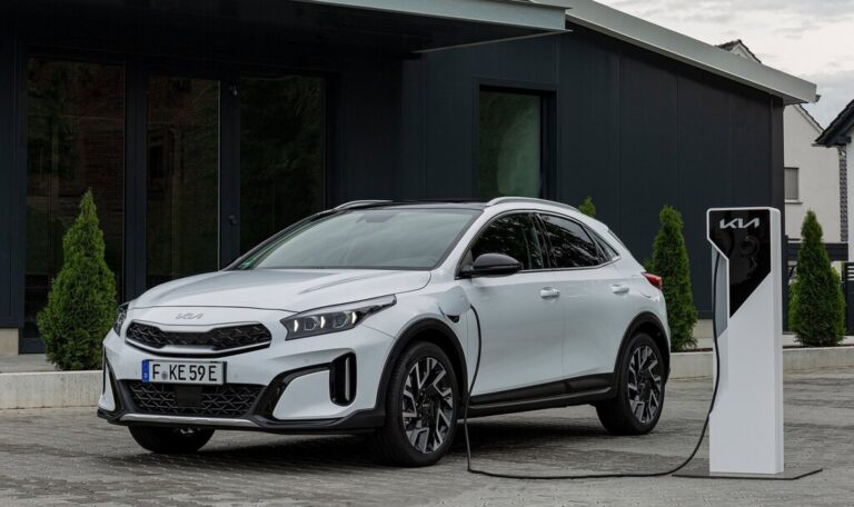 Read more about the article Era cuestión de tiempo que el modelo de suscripción llegara al coche híbrido. Es un anticipo de lo que viene