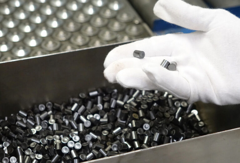 Read more about the article La energía nuclear tiene un as en la manga para seguir siendo relevante a futuro: “pescar” uranio en el mar