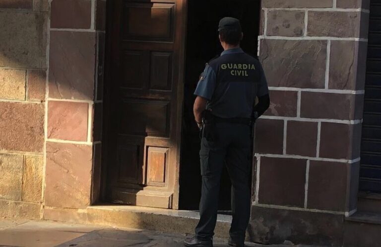 Read more about the article Qué sabemos (y qué no) sobre el joven fallecido en Bera tras explotar un dispositivo electrónico mientras dormía