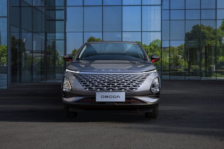 Read more about the article El Omoda 5 llega con un rarísimo airbag “para peatones”. Para Euro NCAP es como si no existiera