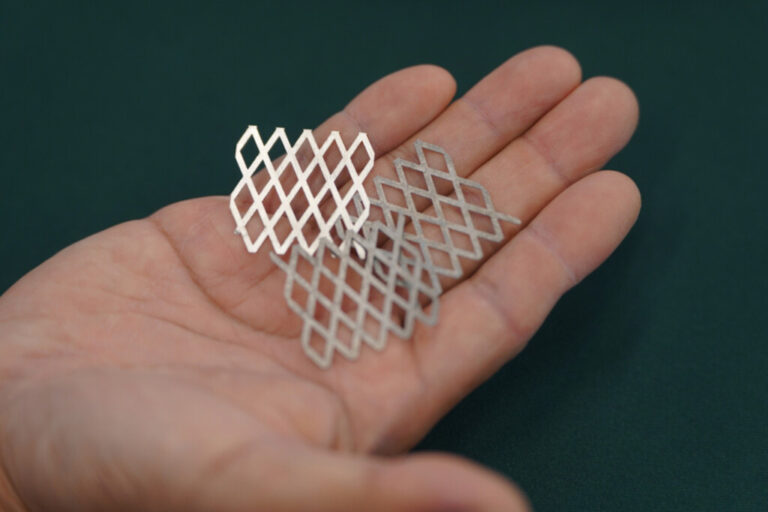 Read more about the article Este invento quiere revolucionar la producción de hidrógeno verde con agua de mar. La clave: acero inoxidable