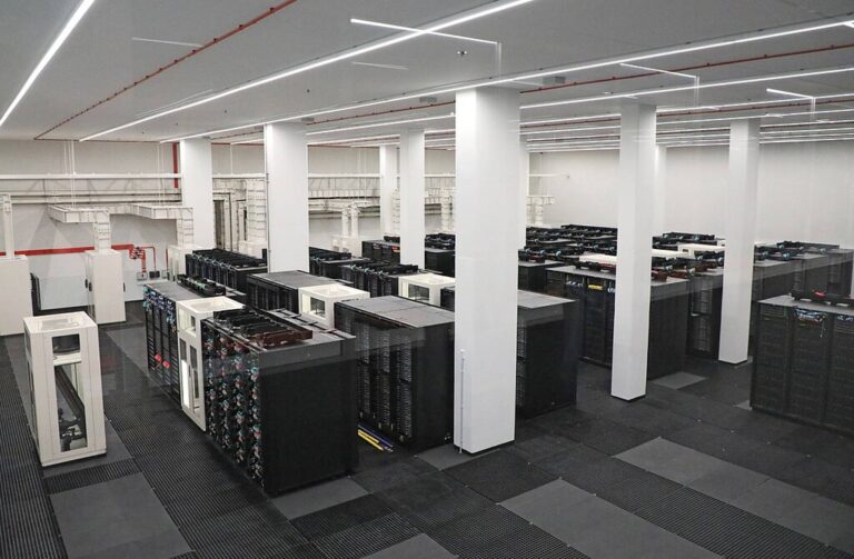 Read more about the article Hay una gran sorpresa en la lista de supercomputadores más potentes del mundo. Se llama MareNostrum 5 y es español